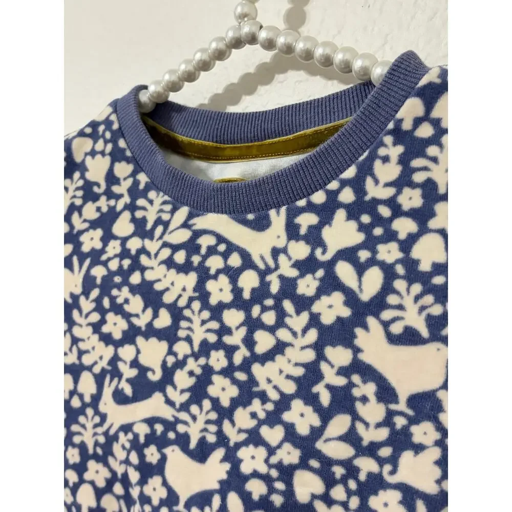 Mini Boden Top Size 6-7 Periwinkle White Forest Animals Long Sleeve Pullover